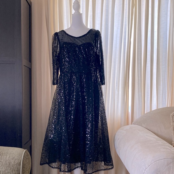 Chic Black Sequin 3/4 Sleeve Dress - Picture 1 of 9